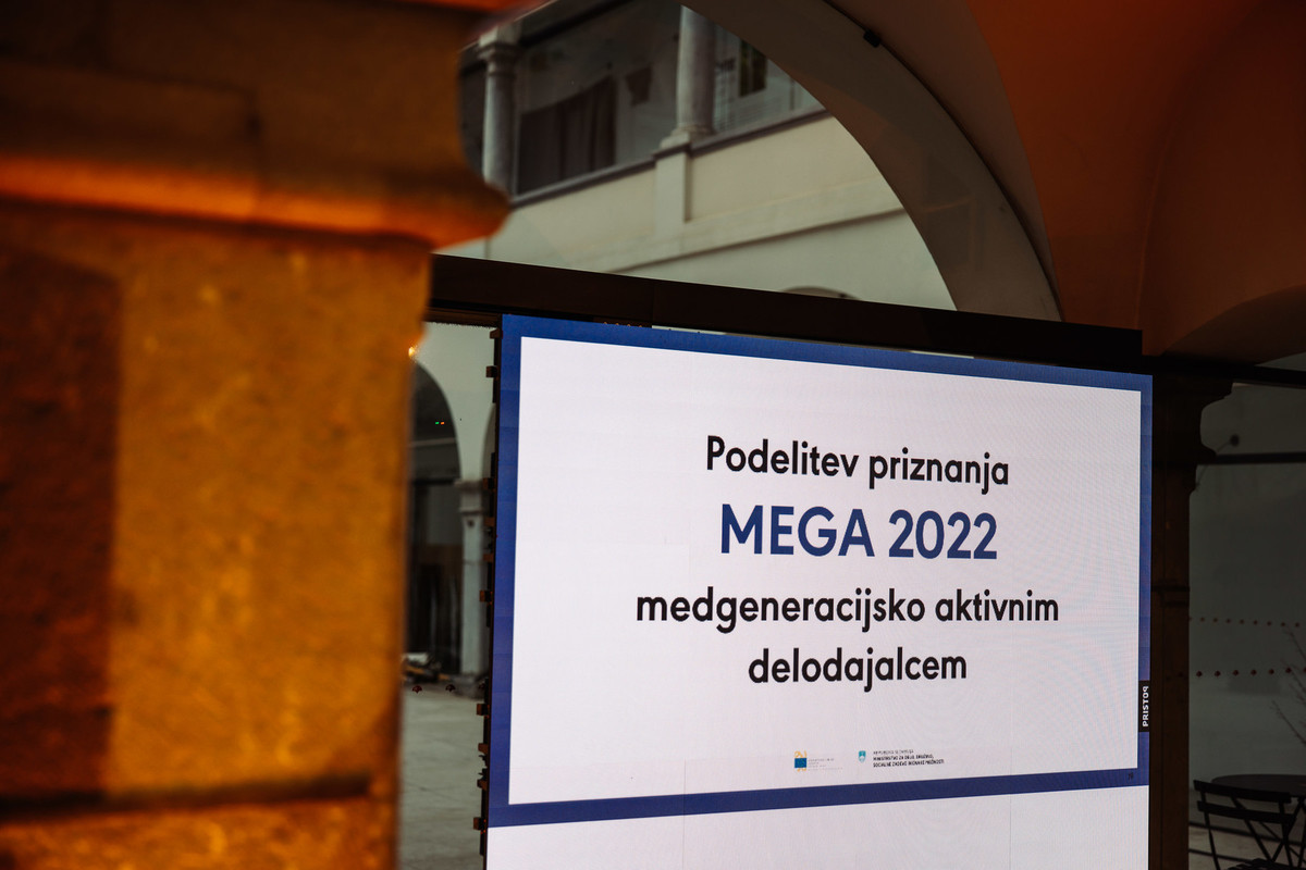 CELJSKI MLADINSKI CENTER ZA PROJEKT ' FESTIVAL PROSTOVOLJSTVA' PREJEL PRIZNANJE MEGA NAVDIH 2022